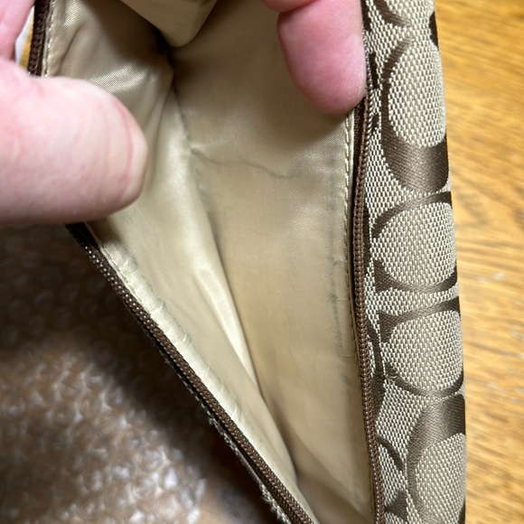 *RARE* COACH Park Signature Checkbook Wallet - Picture 5 of 16